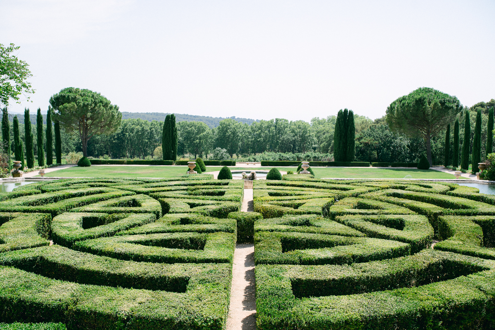 Jardins en terrasses du Château de Sannes en Provence